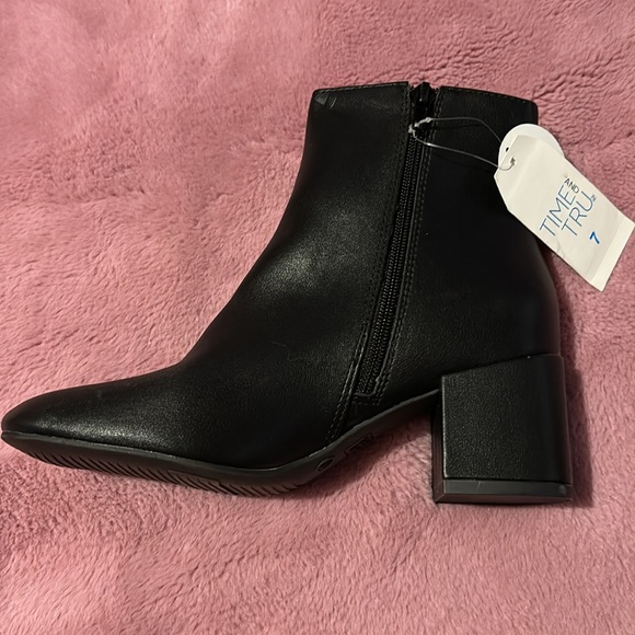Time and Tru Heeled Boots - Picture 3 of 3